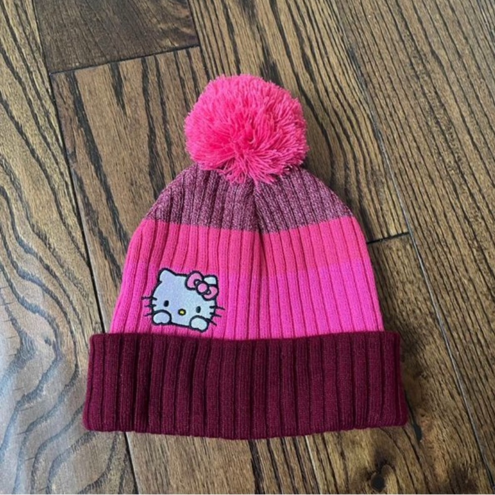Hello Kitty hat